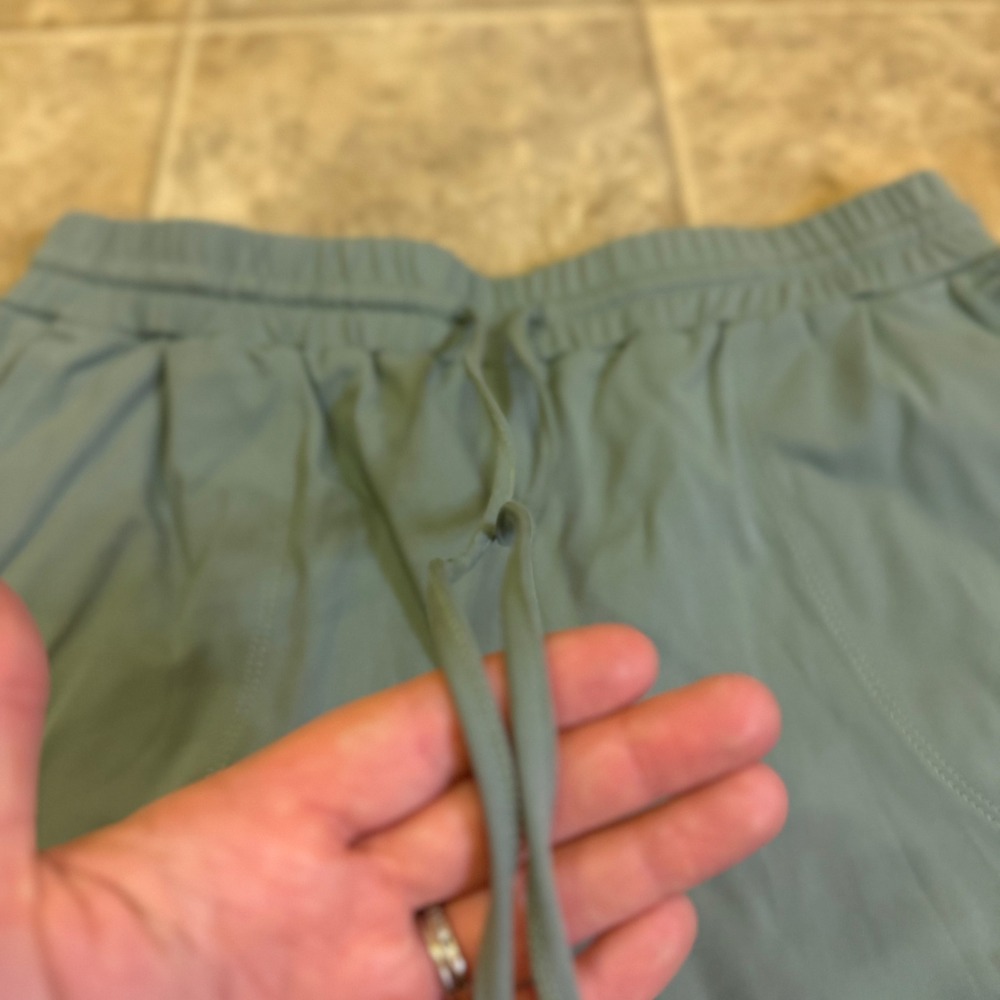 Cynthia Rowley Sage Green Activewear Shorts Drawstring Elastic Women Medium NWT - Picture 5 of 16